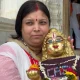 women loves krishna as son