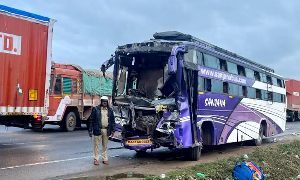 private bus collided with a lorry near Chikkanahalli more than 20 people were injured at Shira