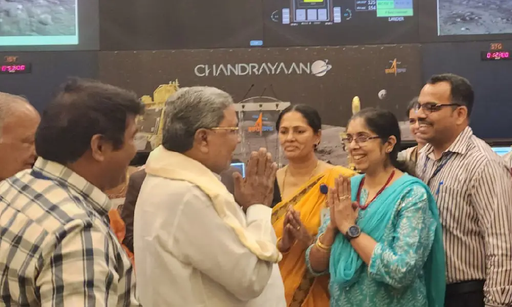 siddaramaiah visits ISRO