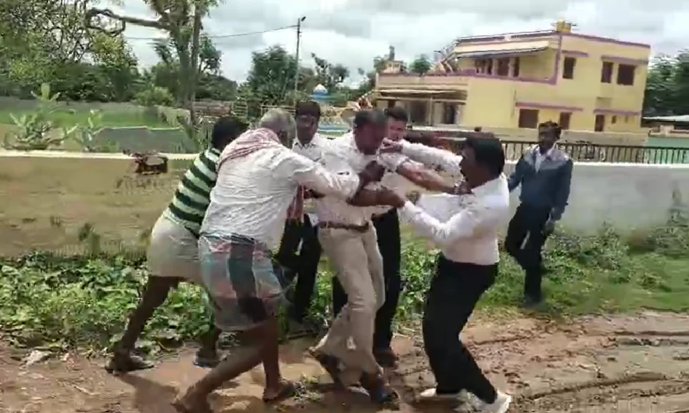Villagers attack lawyer over road issue