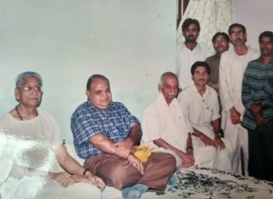 Chandrakant sompura with Ashok singhal