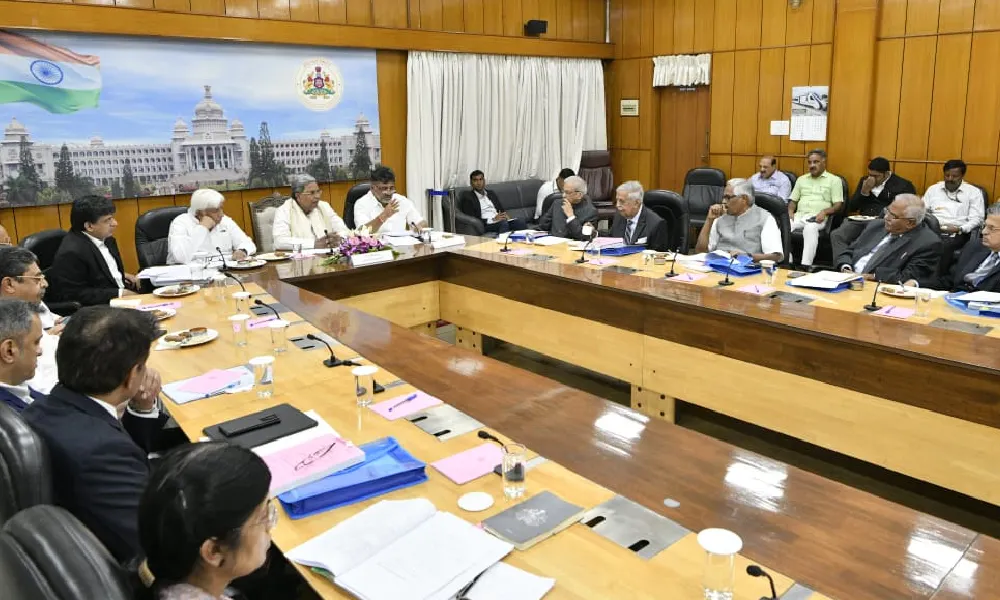 CM Meeting with law experts