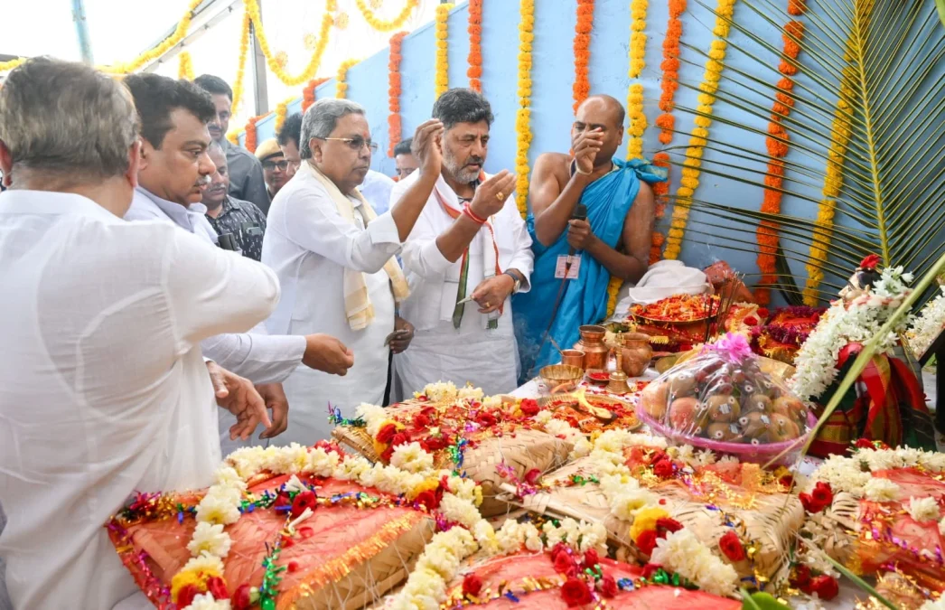 Siddaramaiah and Shivakumar in alamatti dam