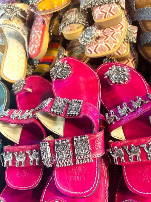 Jewel design slippers
