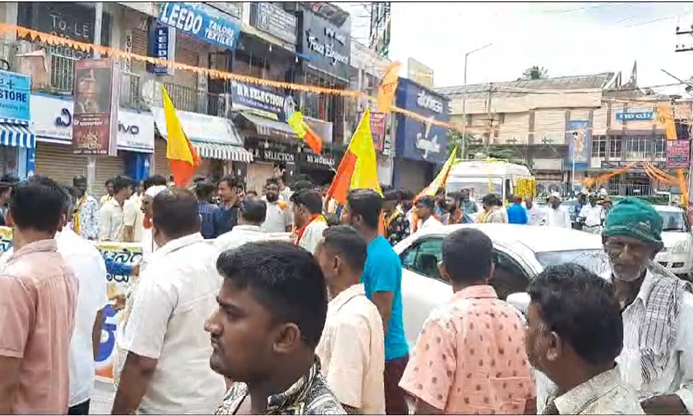 Protest in Tumkur over mock funeral procession 