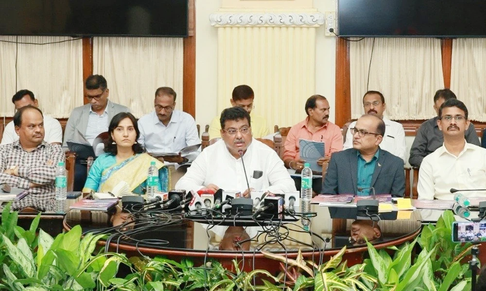 Minister MB Patils press meet in vidhanasoudha