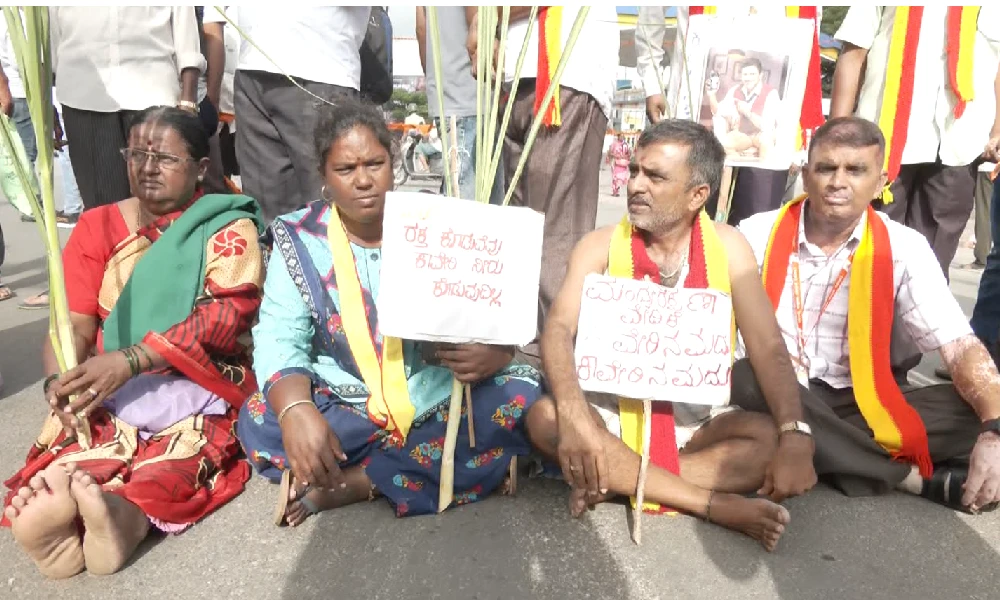 Cauvery Protests in several parts of the state for Cauvery water