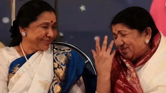 Asha Bhosle and lata Mangeshkar