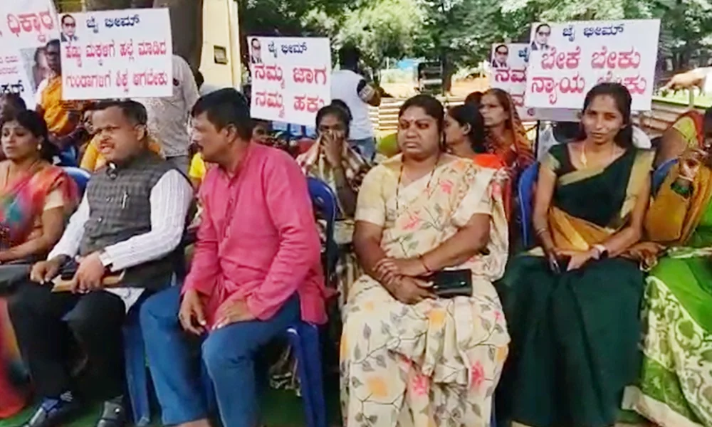 Protest against Minister D Sudhakar from dalit organizations 