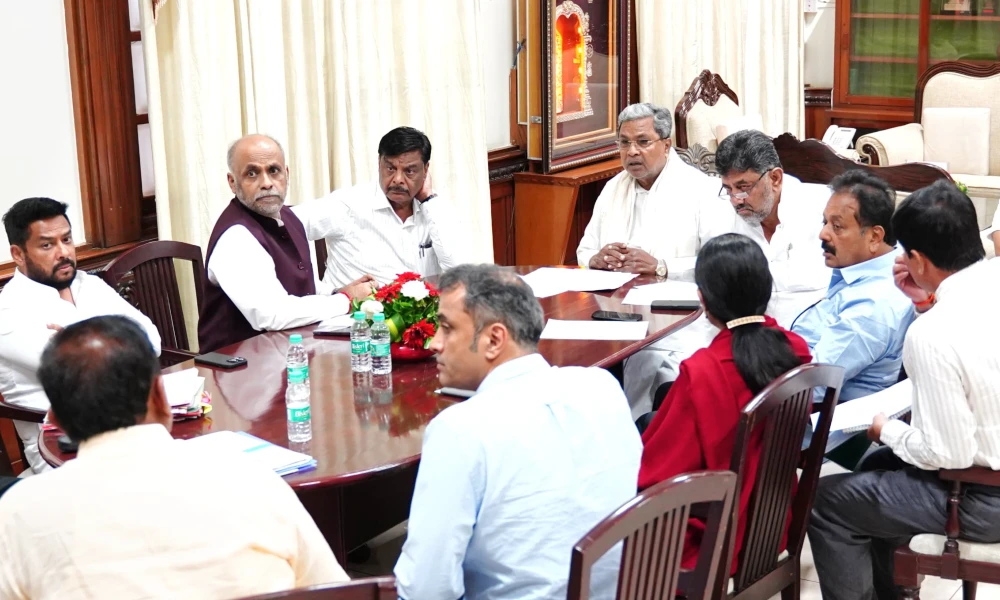 Cm Siddaramaiah holds meeting with ministers at Vidhana Soudha