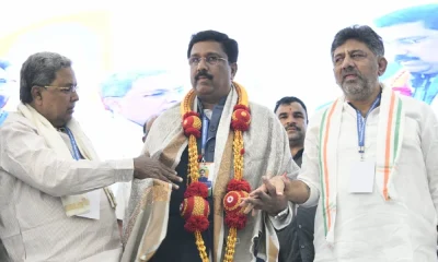 Siddaramaiah felicitates Nasir Hussain