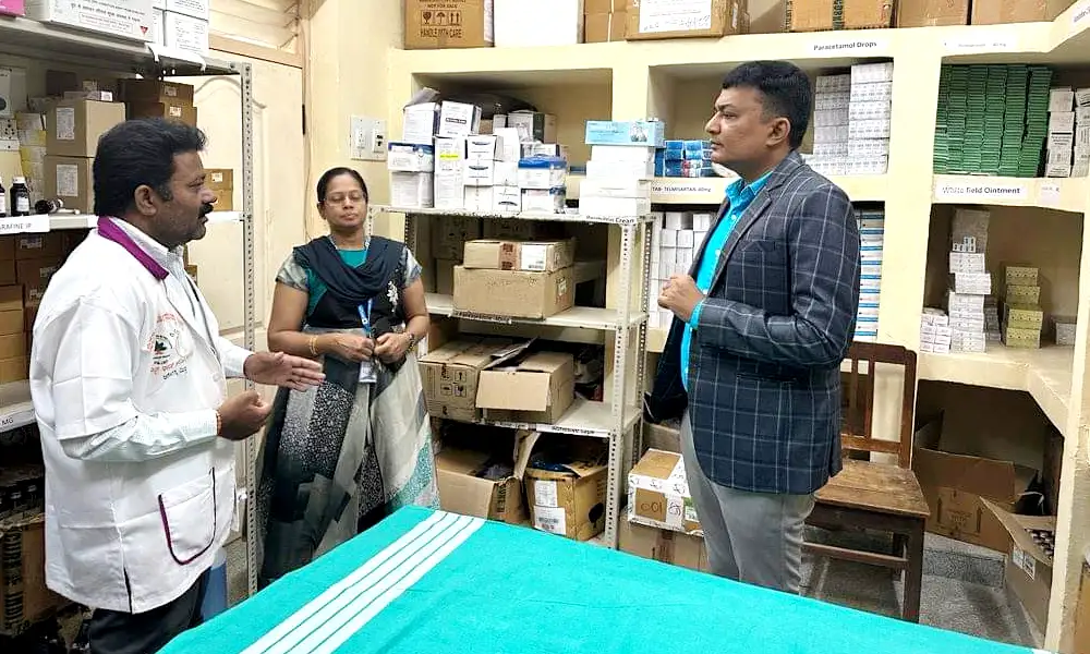 Vijayanagara DC M.S. Diwakar visit to Kottur Community Health Centre inspection