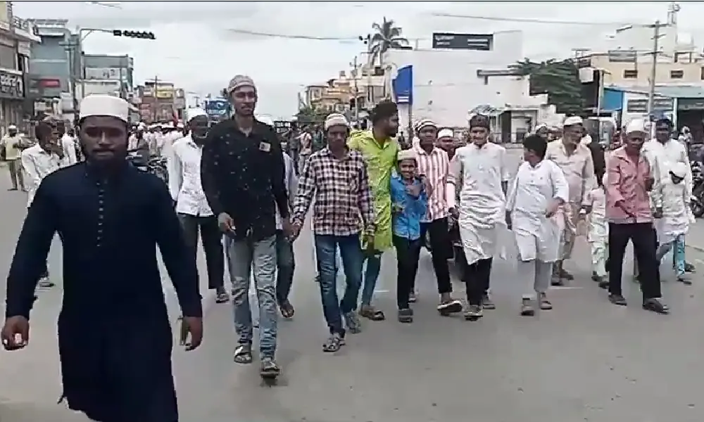 Karnataka Bandh Muslims protest at Chamaraja nagar