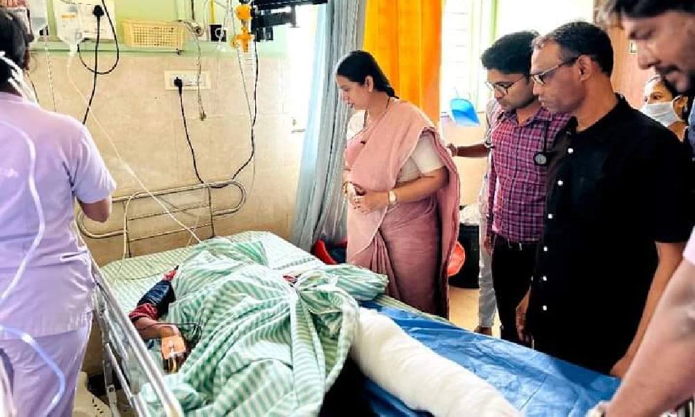 lakshmi heblkar visit hospital