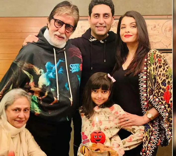 Amitabh Bachchan with Abhishek family