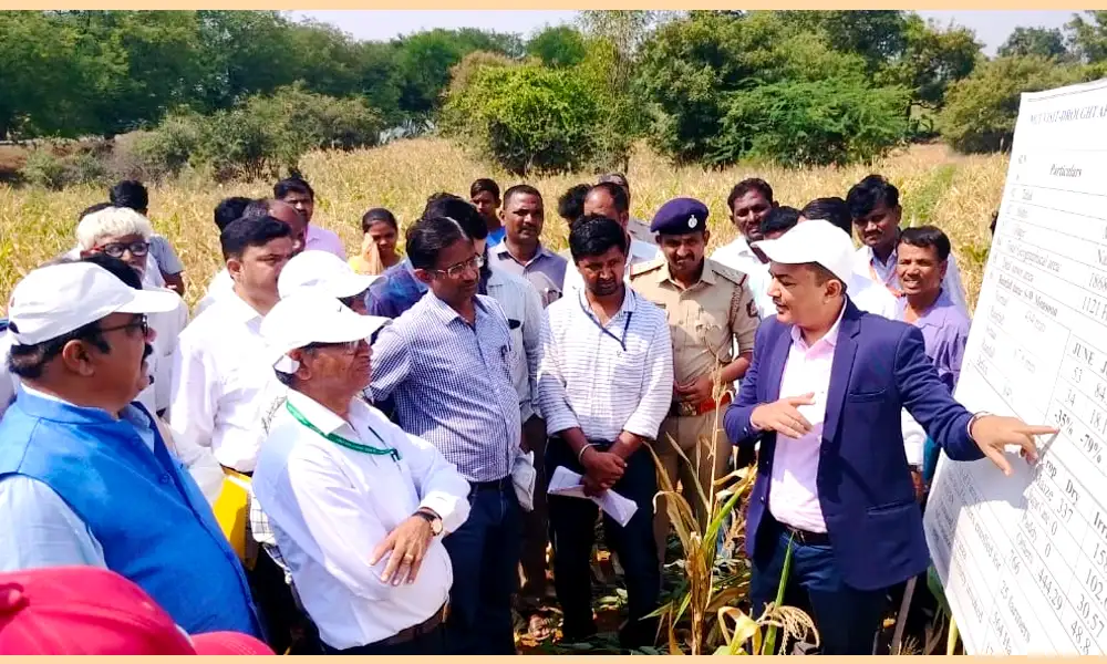 Central drought study team visits Vijayanagara district inspection