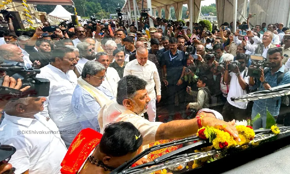 DK Shivakumar in Pallakki bus inauguration