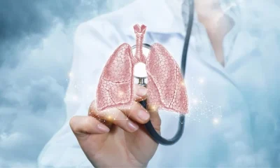 Doctor listens to the human lungs