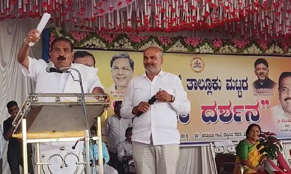 Arasikere MLA Shivalingegowda and Belur MLA Hullalli Suresh