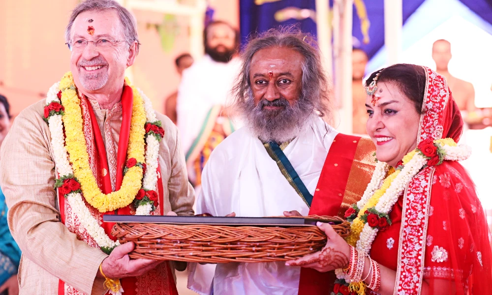 Internationals marry in Vedic style at Art of Living Ashram