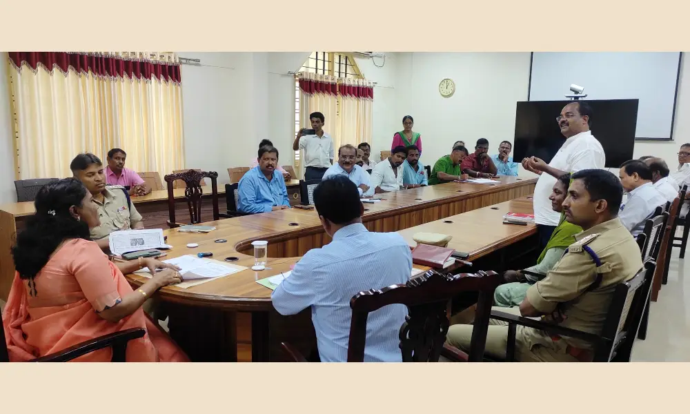 Uttara Kannada News Meeting by DC Gangubai Manakar at Karwar