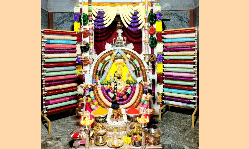 Navratri utsava, Sri Padmavathi devi vishesha alankara at Hombuja Jain Mutt
