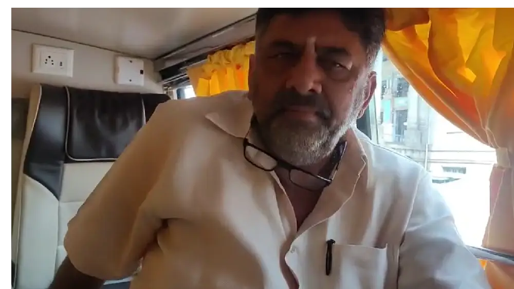 DK Shivakumar in pallakki bus