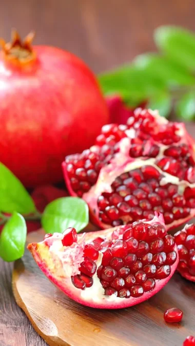 Pomegranate Foods That Slow Down Ageing