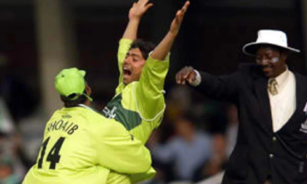 Saqlain Mushtaq claims second hat-trick