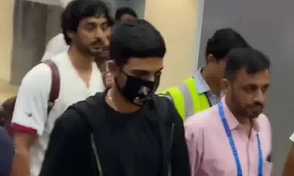 Shubhman Gill at Ahmedabad airport