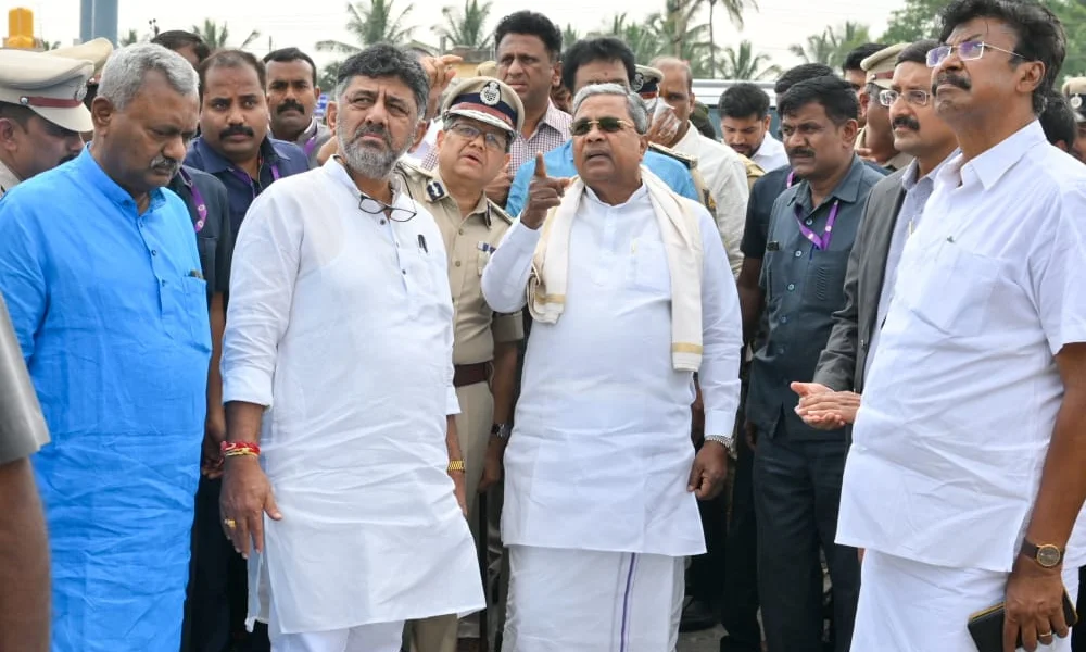 Siddaramaiah visits Attibele Fire Accident place