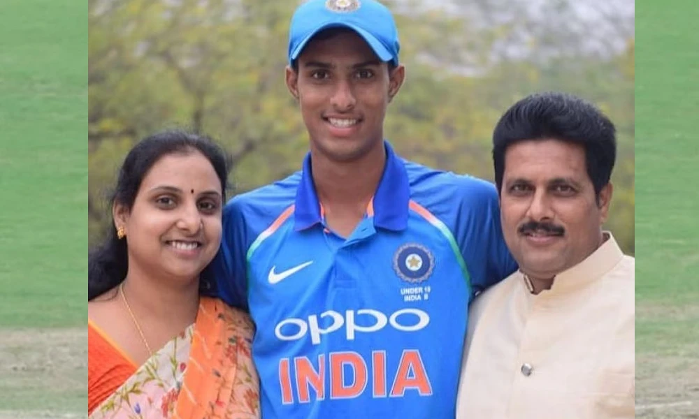 tilak verma with parents 