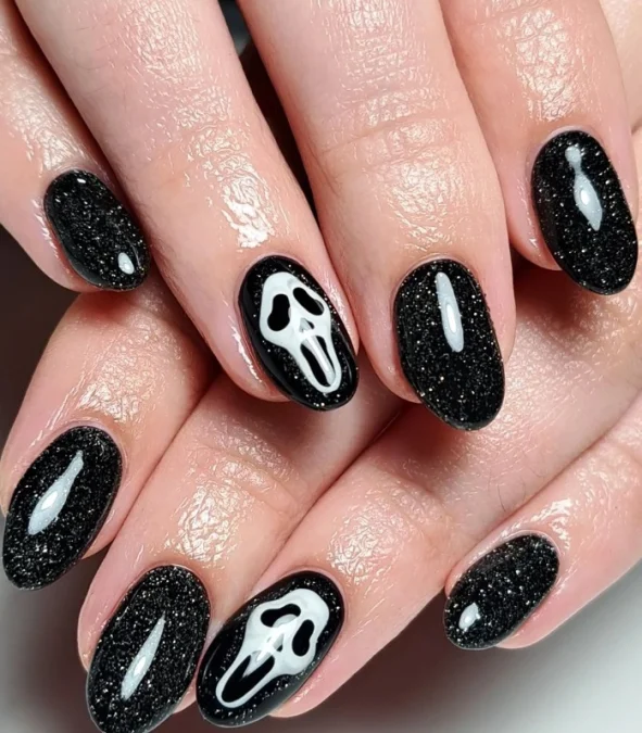 What is spooky nail art?