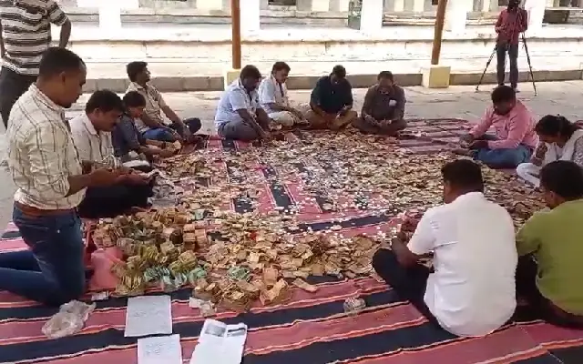 Hundi counting at Chamarajeshwara temple