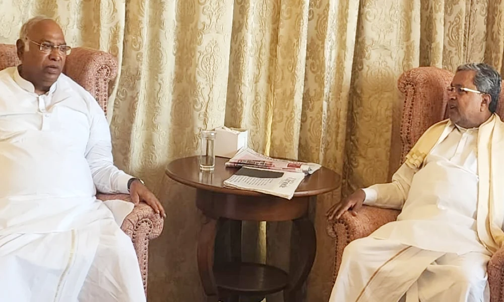 CM Siddaramaiah and Mallikarjuna Kharge meeting