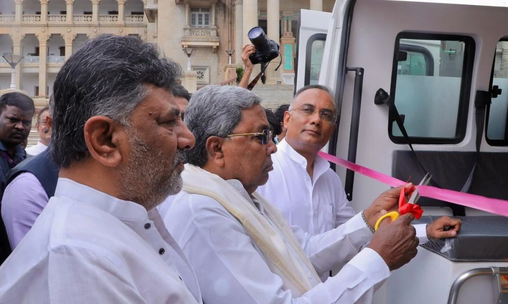 CM Siddaramaiah inaugurate 108 Ambulance