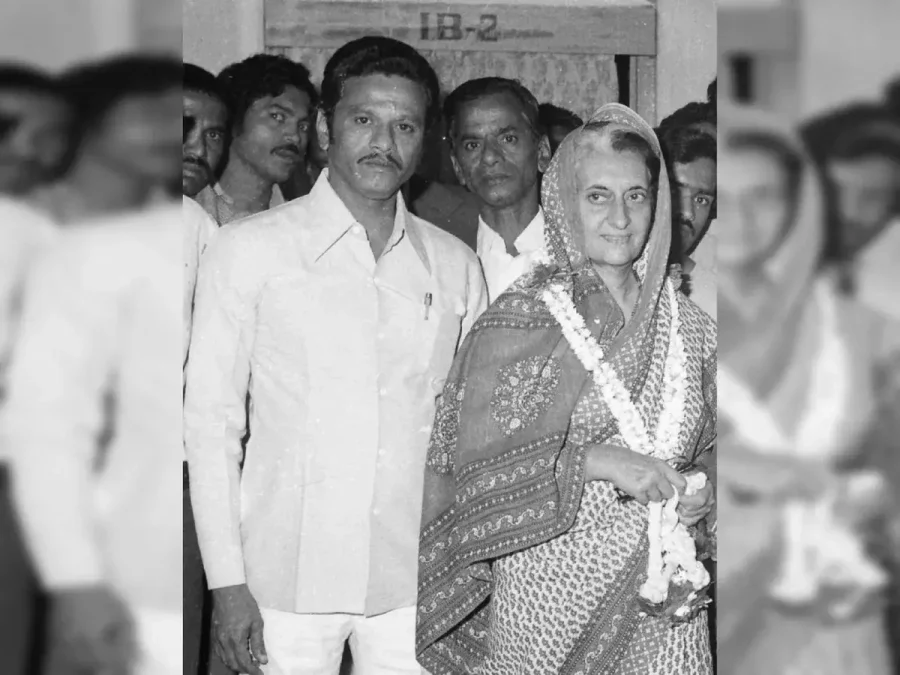 DB Chandregowda with Indira gandhi