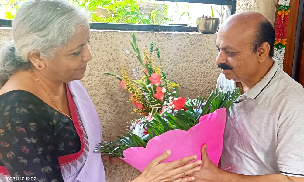Nirmala Sitharaman visit Basavaraj bommai house