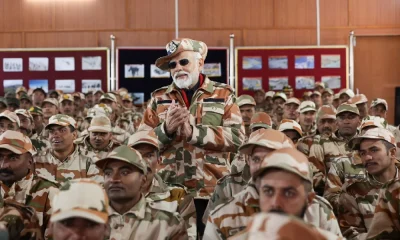Narendra Modi With Soldiers
