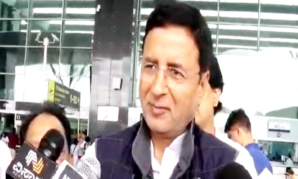 Randeep Singh Surjewala at Devanahalli airport
