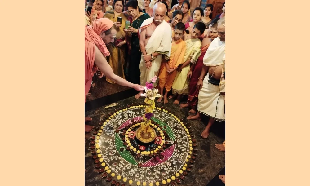 Tripurakhya Deepotsava at Sonda Swarnavalli Maha Samsthan
