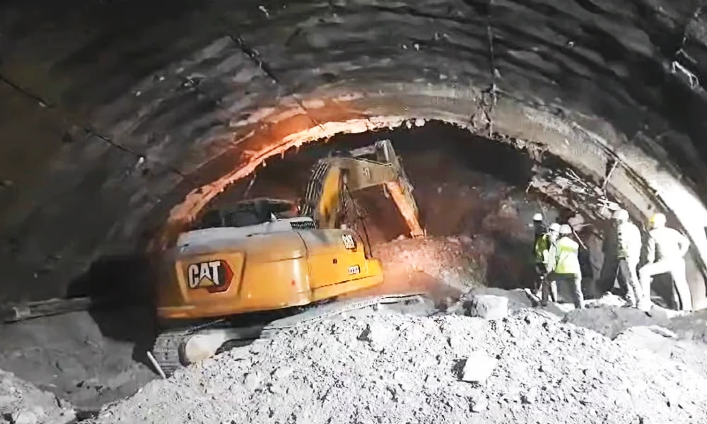uttarkashi tunnel collapse, again auger machine has broken down