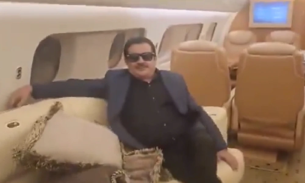 CM Siddaramaiah in flight