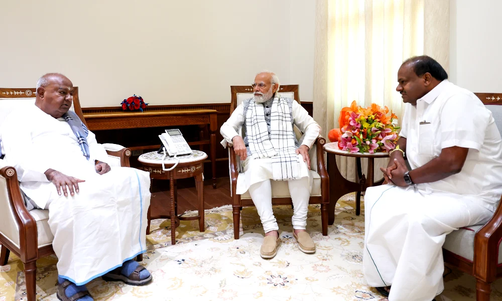 PM Narendra Modi and HD Kumaraswamy