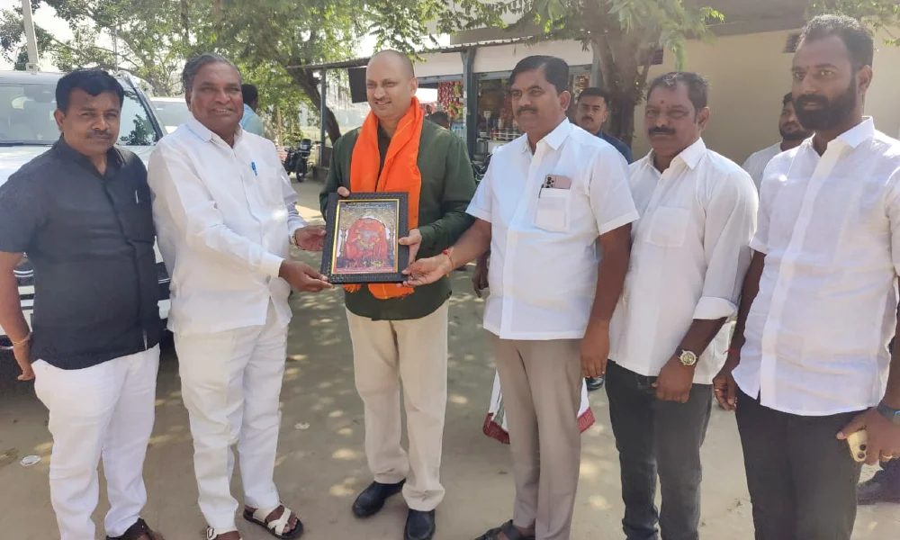 MP Ananthakumar Hegde visits Anjanadri