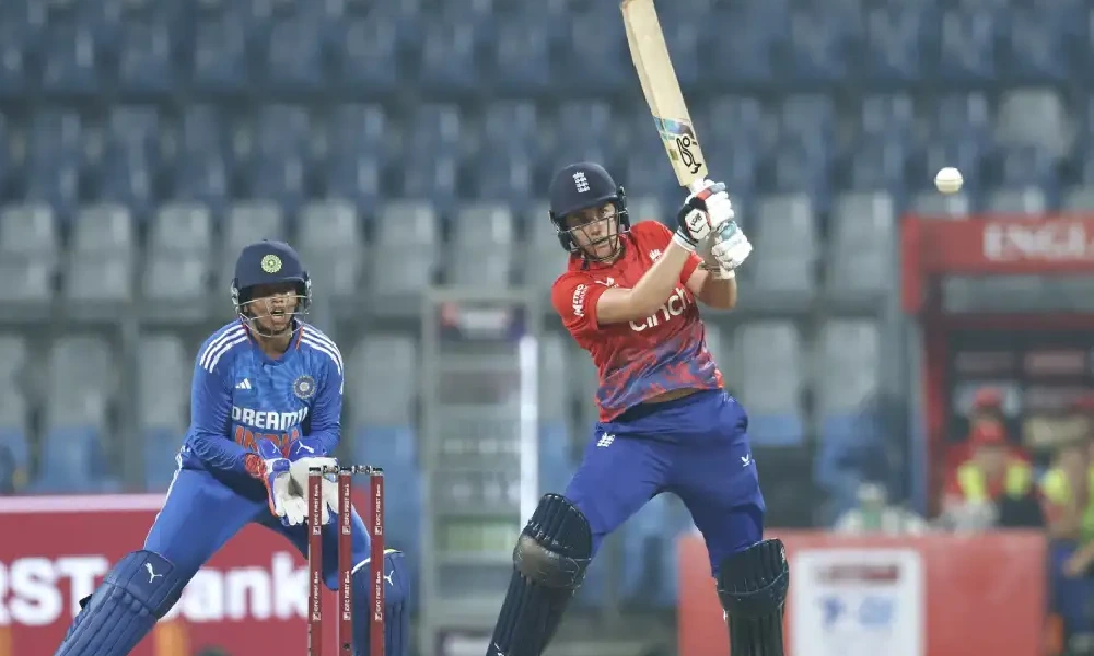 Nat Sciver-Brunt counter-attacked after early wickets