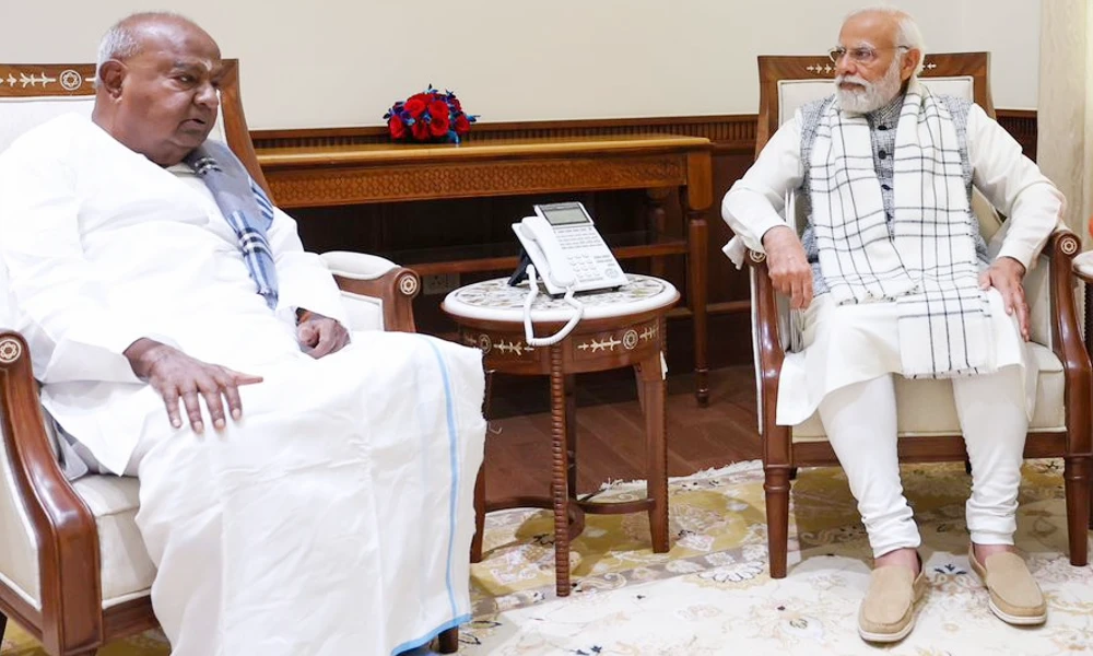 PM Narendra Modi and HD Kumaraswamy
