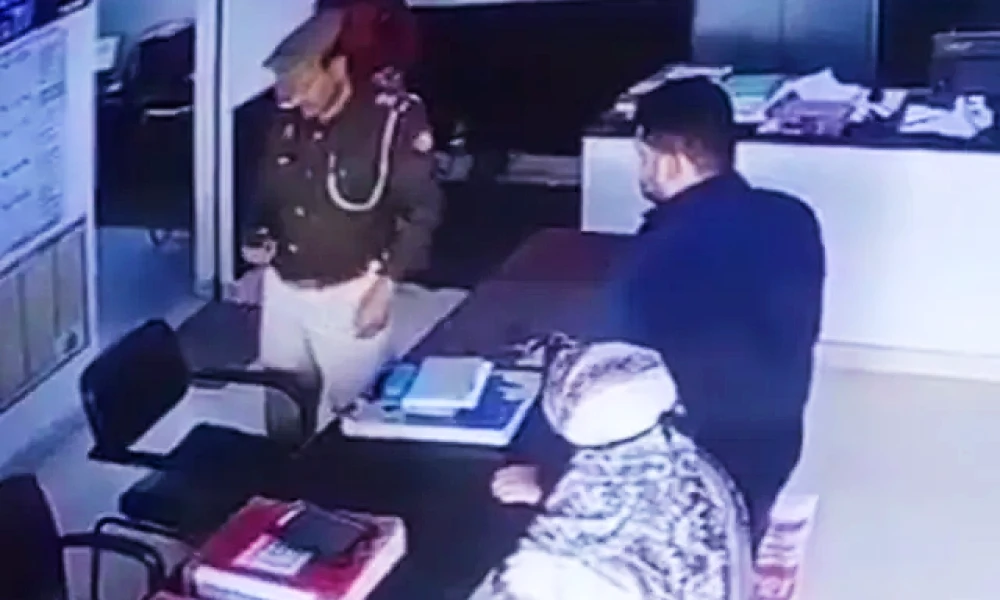 Viral Video, Police cop shoots woman in inside police station