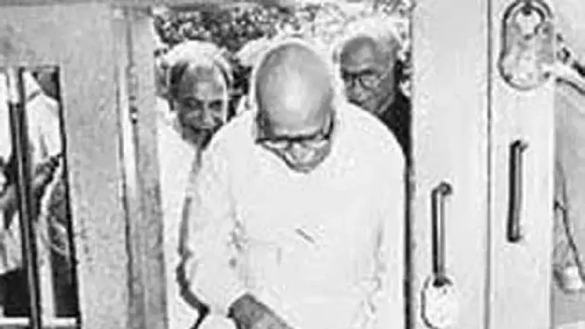 Advani Revisited Bangalore jail