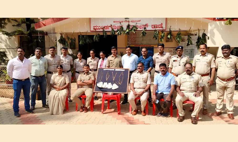 Arrest of inter district thieves 100 grams of gold jewelery worth Rs 6 lakh seized
